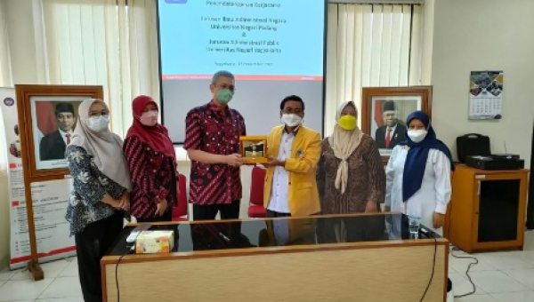 IAN FIS UNP MENJEMPUT PRESTASI DENGAN KERJASAMA 